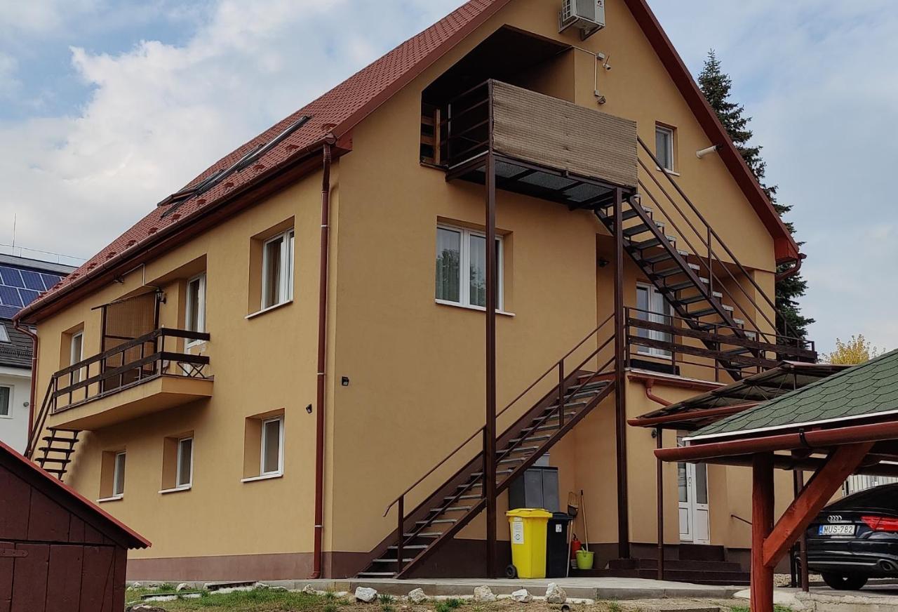 Katalin Apartmanház Miskolc Exterior foto